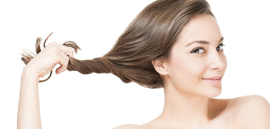 TRATAMIENTO CON ACEITE CAPILAR ¿POR QUÉ LO NECESITA SU CABELLO